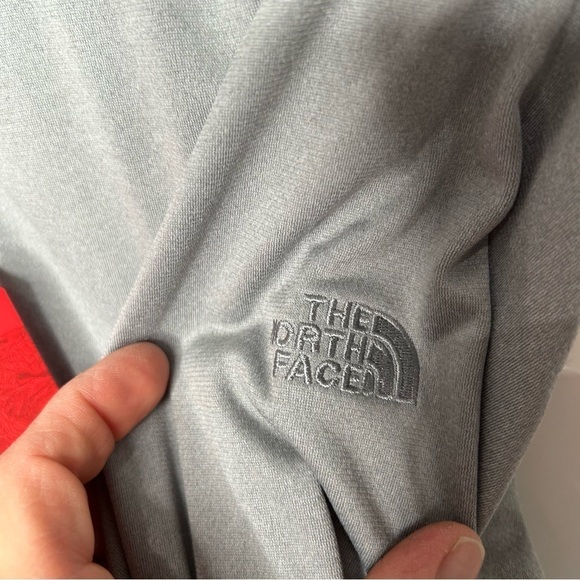 New The North Face Women’s Gray Tech 1/4 Fleece Pullover Size XXL BNWT TREX - Picture 4 of 7